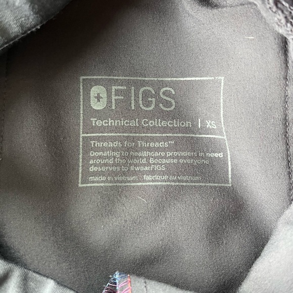 Figs pride scrub set top & bottom XS! Limited edition 🏳️‍🌈 - Picture 7 of 8